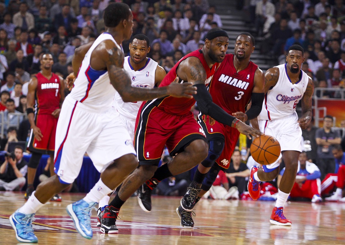 爱游戏体育-詹姆斯巅峰对决，Karsa与70激战IG分钟，比分优势明显胜负难料！的简单介绍